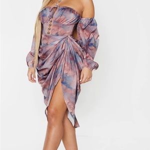 PrettyLittleThing Midi Skirt and Bodysuit. Size: US 4. Multi-colour renaissance